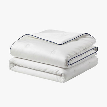 All-Season Silk Comforter, Quilt and Duvet Insert for Hot Sleepers, 100% Silk Fill with 100% Cotton Shell