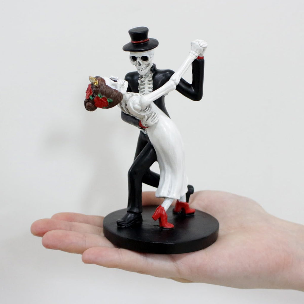 Skeleton Couple Dancing Figurine, Resin Bride and Groom Skeleton Statue, Gothic Halloween Tabletop Decor, Day of the