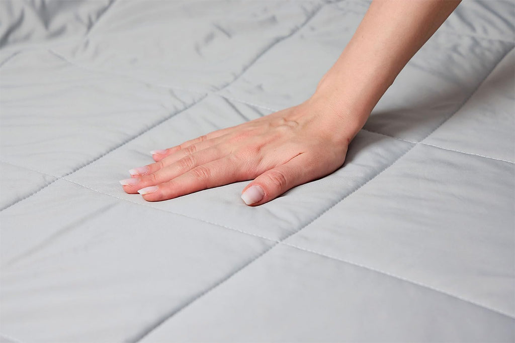 Cooling Blanket King Size 90x108 - Q-Max 0.47 Cool Rating - Lightweight Blanket with Nano Technology for Temperature