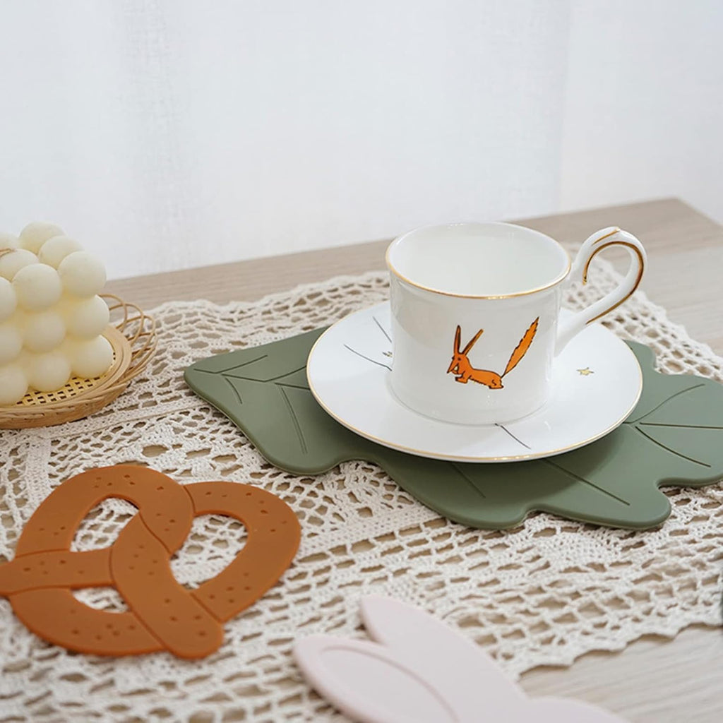 Silicone Trivet Mat, Green Hot Pot Holder Hot Pads for Table and Countertop, Soft Rubber Multi-Use Oak Leaf - Set of 2