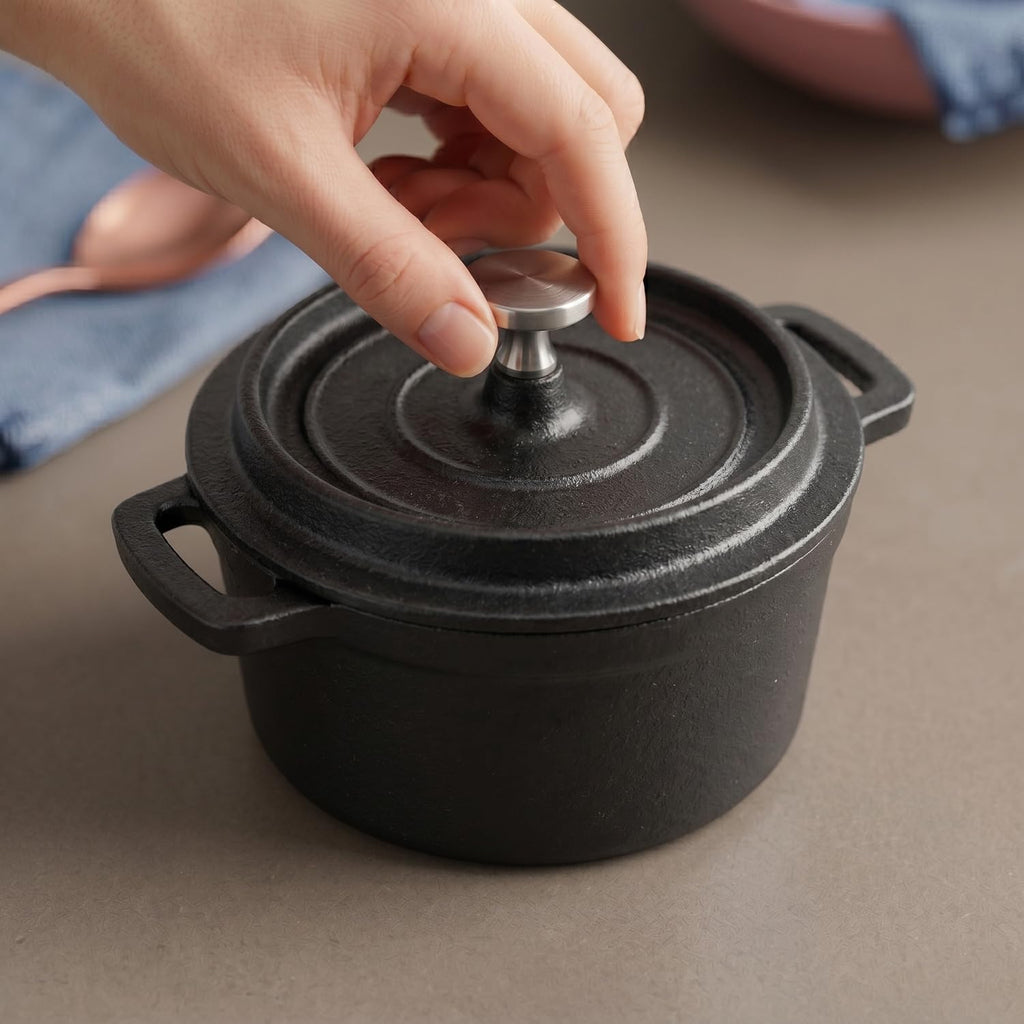 Mini Cocotte 16 oz Pre-Seasoned Mini Dutch Oven 0.5 qt. Cast Iron Garlic Roaster for Oven Garlic Confit Pot Ramekins