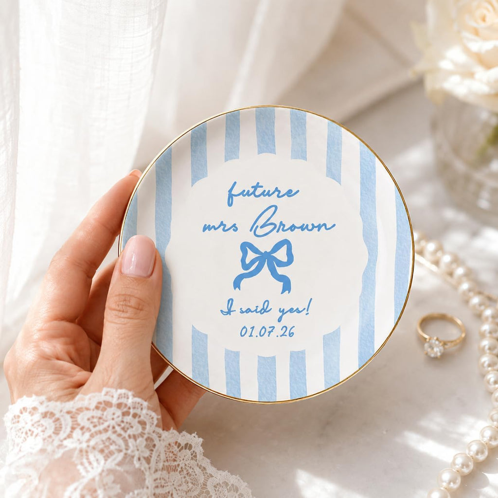 Personalized Ring Dish Engagement Gift for Her, Custom Future Mrs Jewelry Trinket Dish with Name & Date, Ceramic Ring