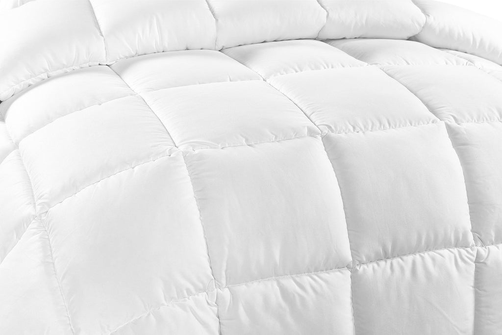 Light Warmth White Down Alternative Comforter Duvet Insert, Corner Tabs, Full/Queen Size