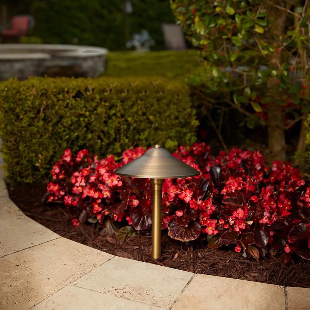 Max Spread 12V Brass Mini Path Light (15" Tall, 9" Shade), Bronze