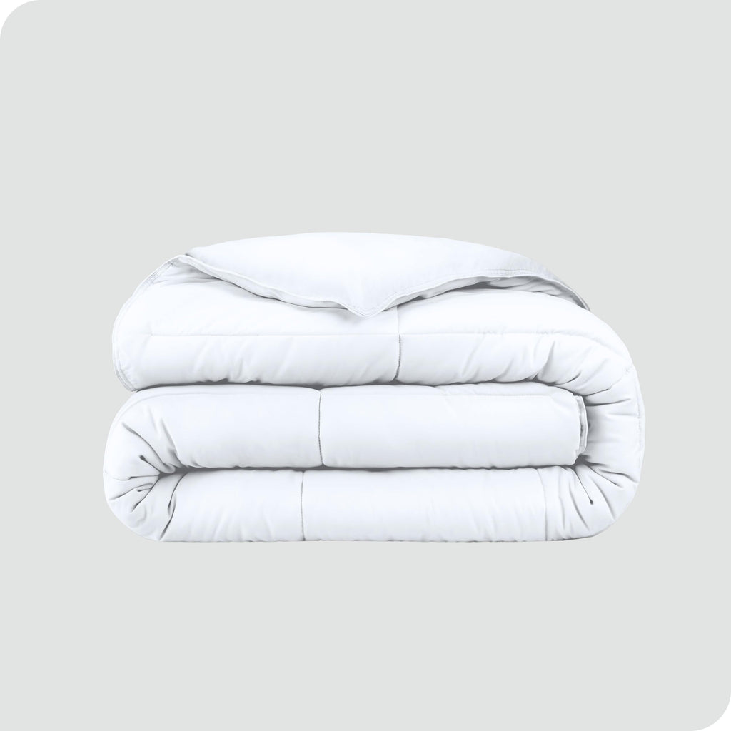 Comforter - Ultra-Soft 1800 Microfiber - Easy Care - All Season Warmth - Bedding Comforter (King/Cal King, White)