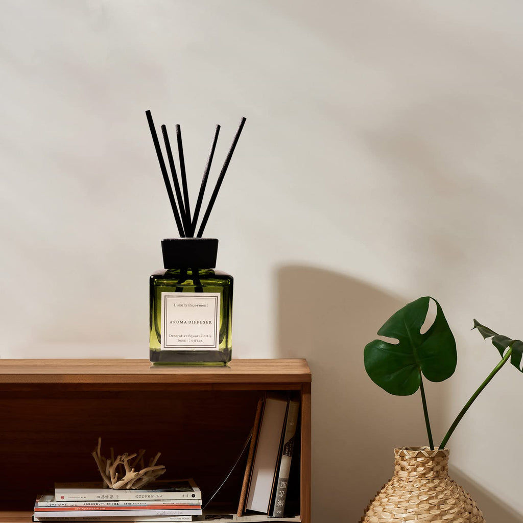 Oud & Bergamot Reed Diffuser Long-Lasting Fragrance Air Freshener Diffuser Hotel Collection Diffuser Oil 7.04 oz