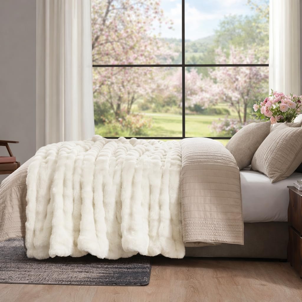 Faux Fur Throw Blanket, Ultra Soft Fuzzy Plush Bubble Blanket for Couch, Bed & Living Room, 60"x80", Cream White