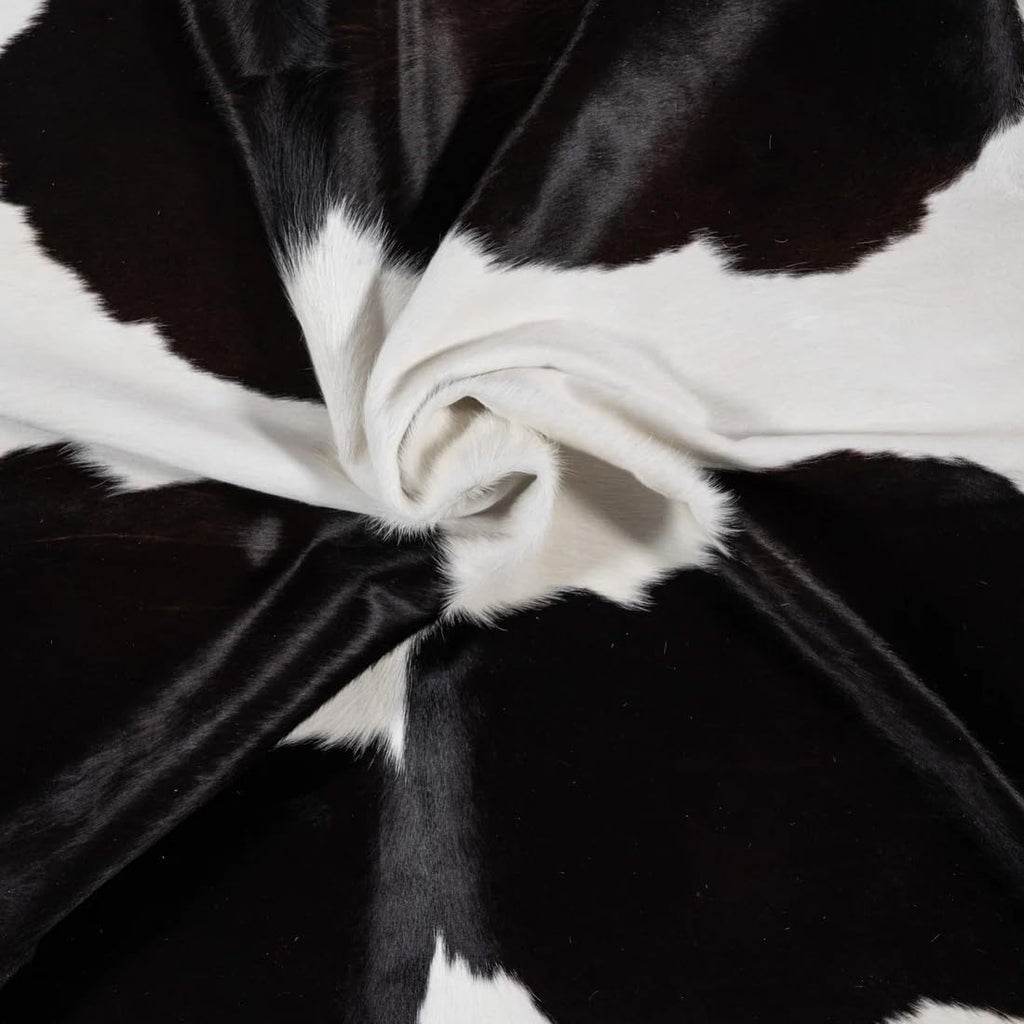 100% Genuine Brazilian Cowhide Rug - Black and White - Luxury Cowskin Leather Area Rug Décor 7 x 6 feet