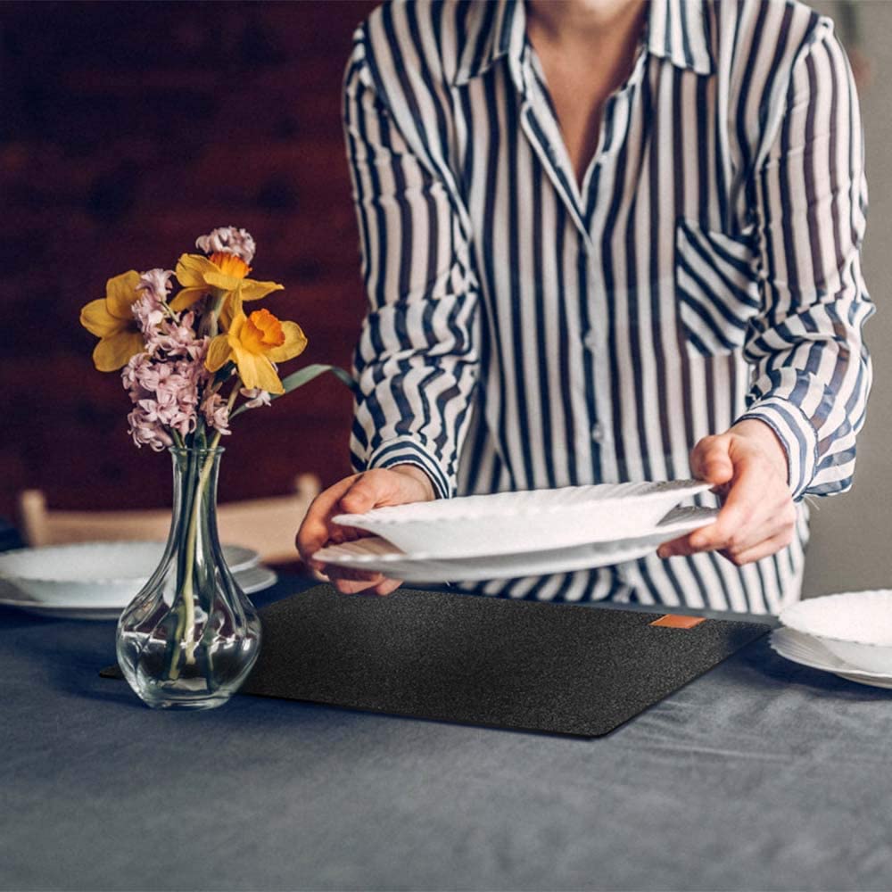 Placemats, Washable Heat-Resistant Felt Placemats, Set of 18 (6 Place Mats, 6 Coasters and 6 Knife Bags), Stain