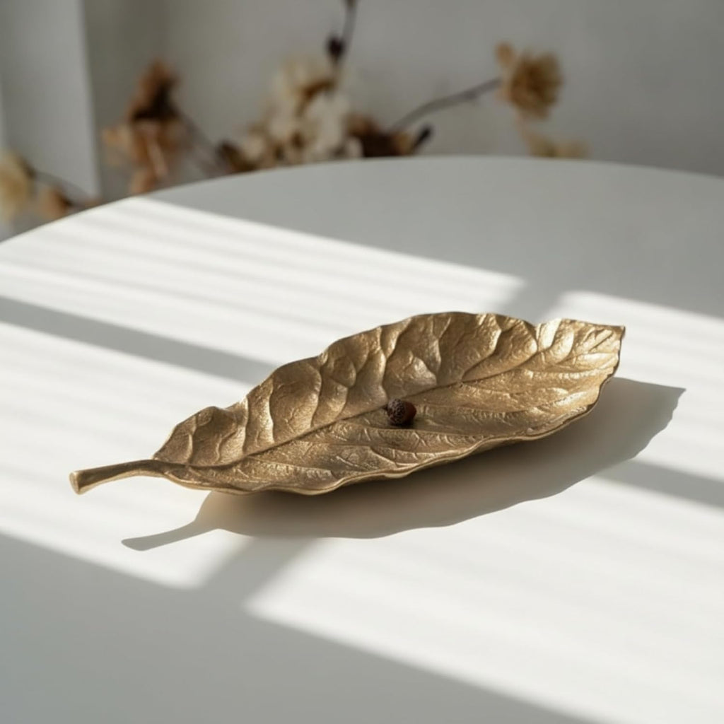 Decorative Tray Cast Aluminum Leaf Tray Metal Catchall Dish Organizer with Elongated Shape and Veined Texture