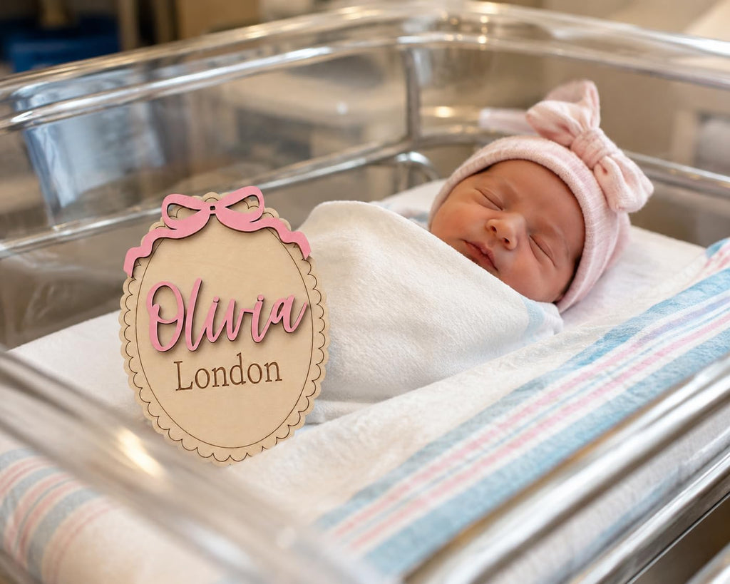 Personalized Scallop Baby Name Sign with Bow (Name Sign)