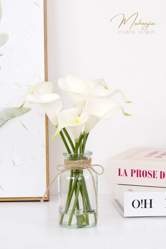Artificial Flowers Calla Lily in Glass Vase with Faux Water, Artificial Flower Real Touch Latex Flowers - Set of 7