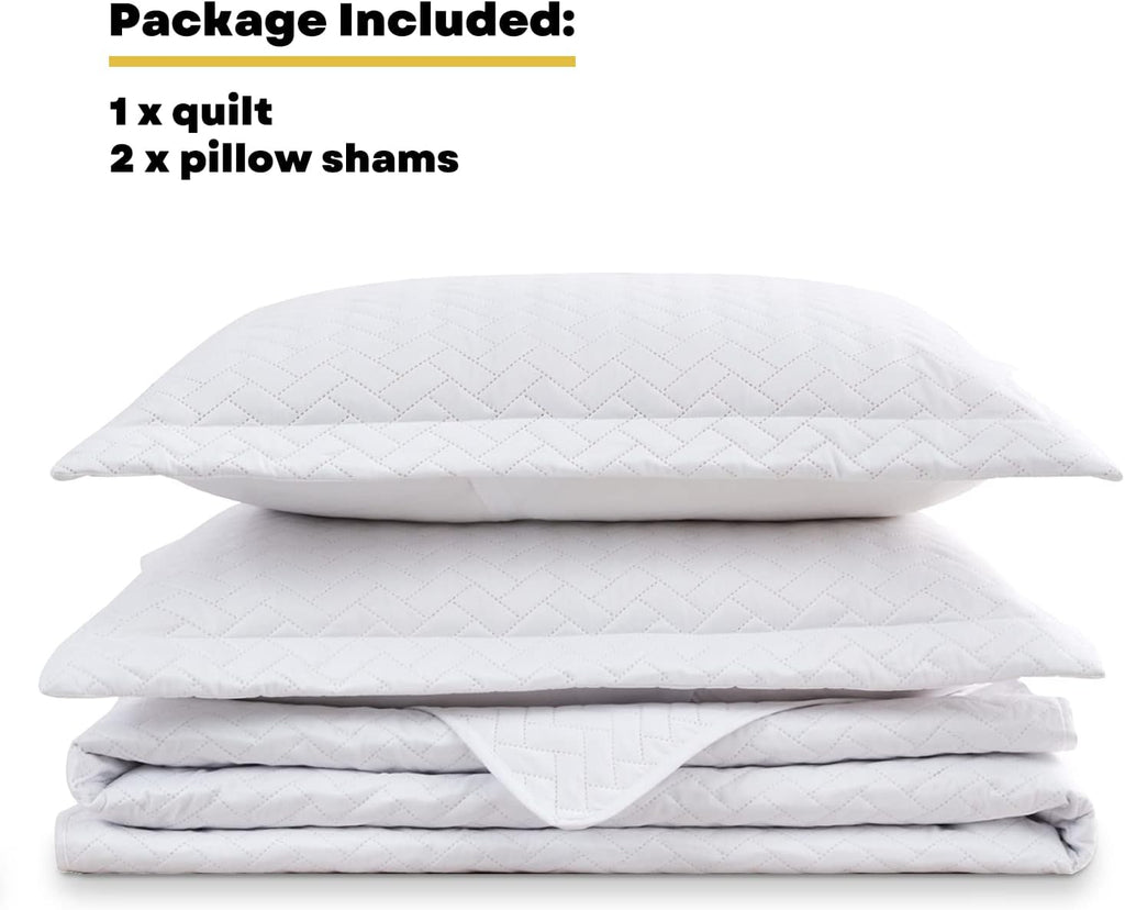 White Quilt Set Queen, Lightweight Bedspread Ultrasonic Chevron Pattern Light Coverlet for All Season Comforter