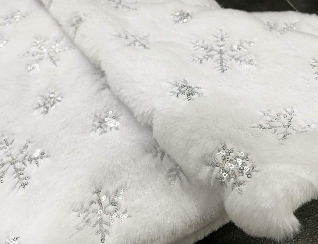 48 Inch Large Christmas Tree Skirt White Tree Skirt Xmas Faux Fur Tree Skirts Christmas Decorations for Holiday Tree
