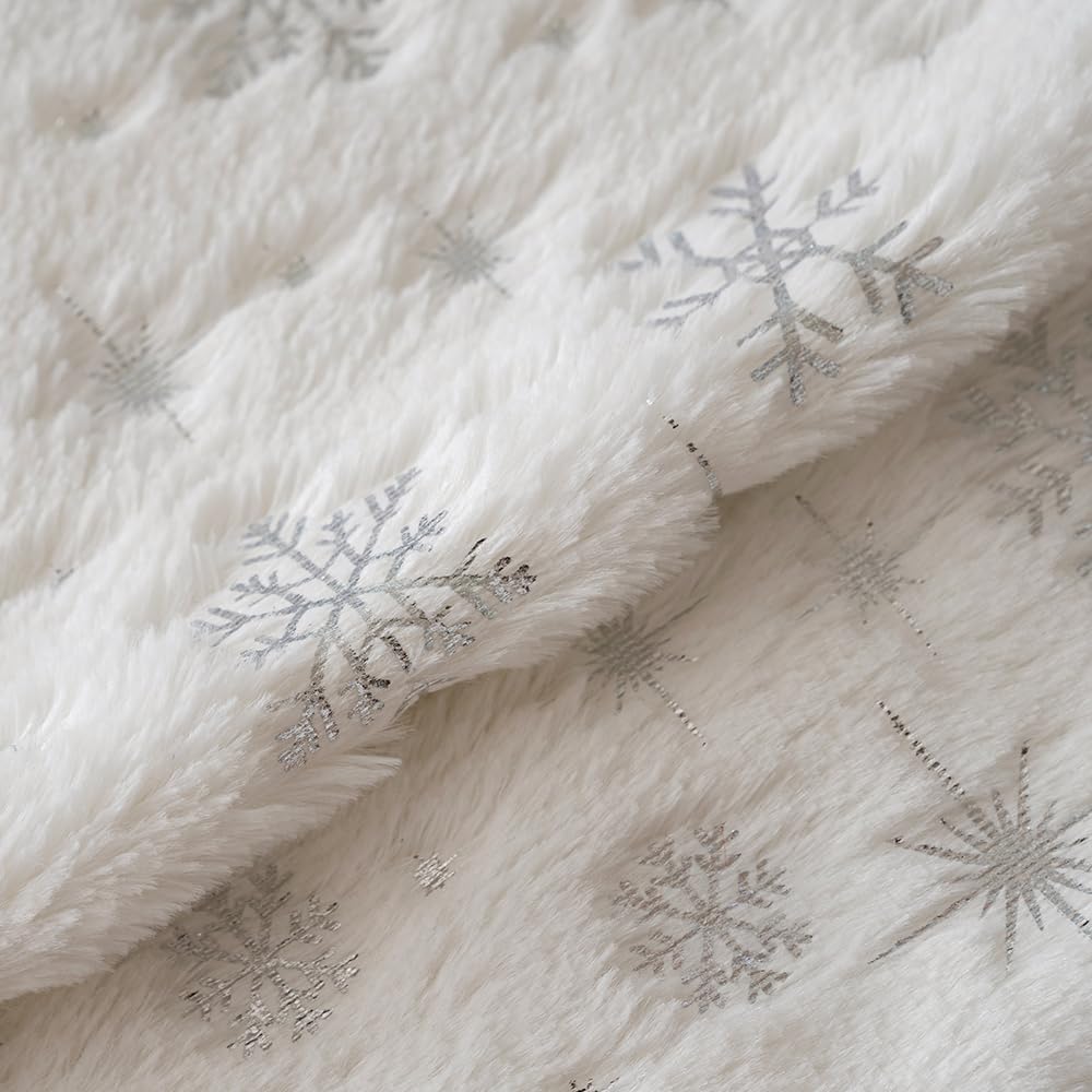 Christmas Decorations Pillow Covers 24x24 Ivory Silver Snowflake