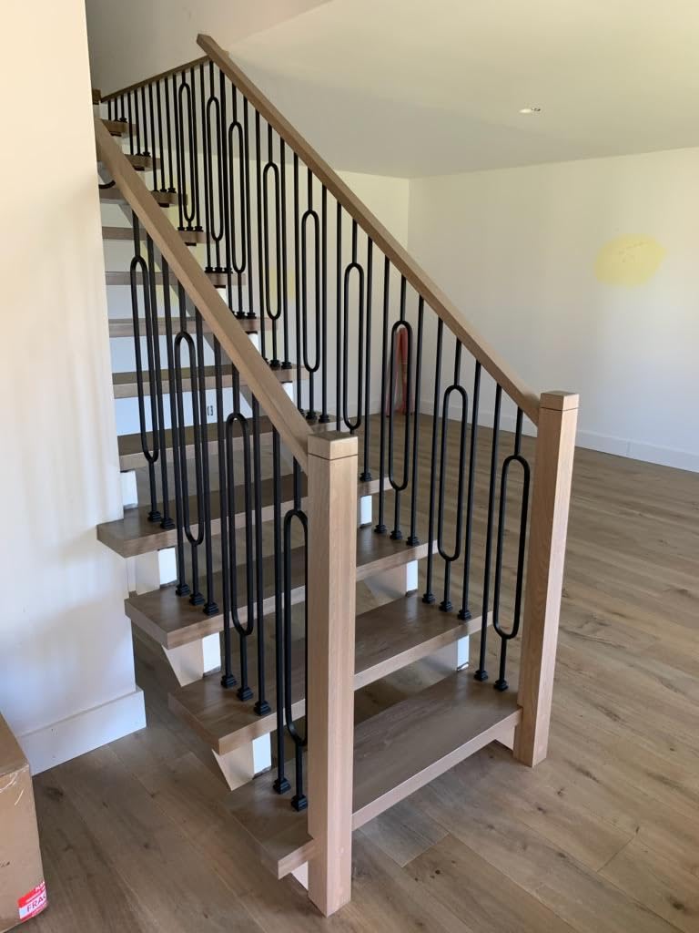 350N - Notched Newel - 3 1/2" x 48" - Clean Routed Design (Red Oak)