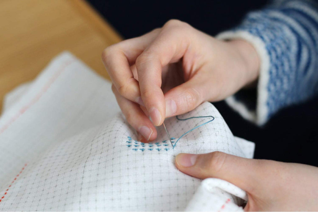 Sashiko 100% Cotton Sewing Cloth (42.5 inch x 19.6 inch) with Grid Line and Fabric Marking Pencil Set (Light Grey)