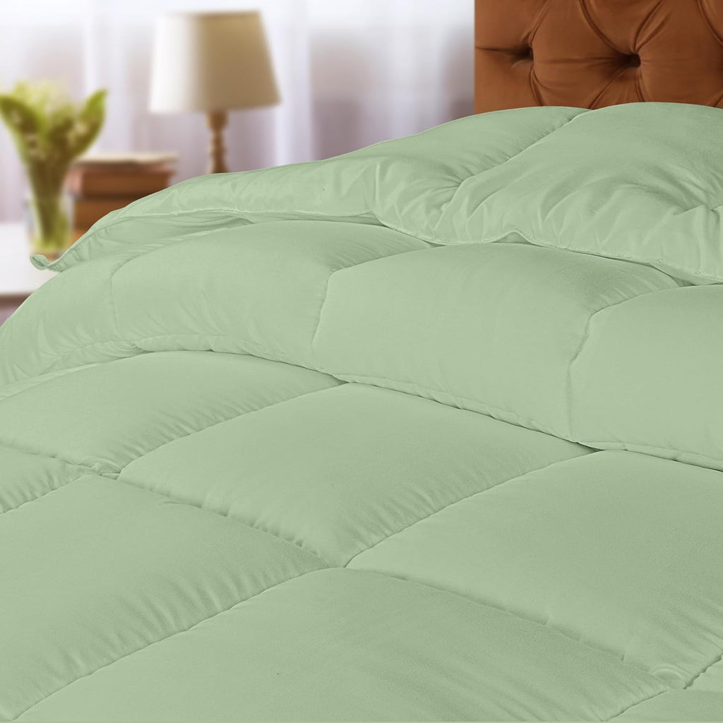 Comforter Duvet Insert, Quilted Comforter with Corner Tabs, Box Stitched Down Alternative Comforters (Sage Green, 220