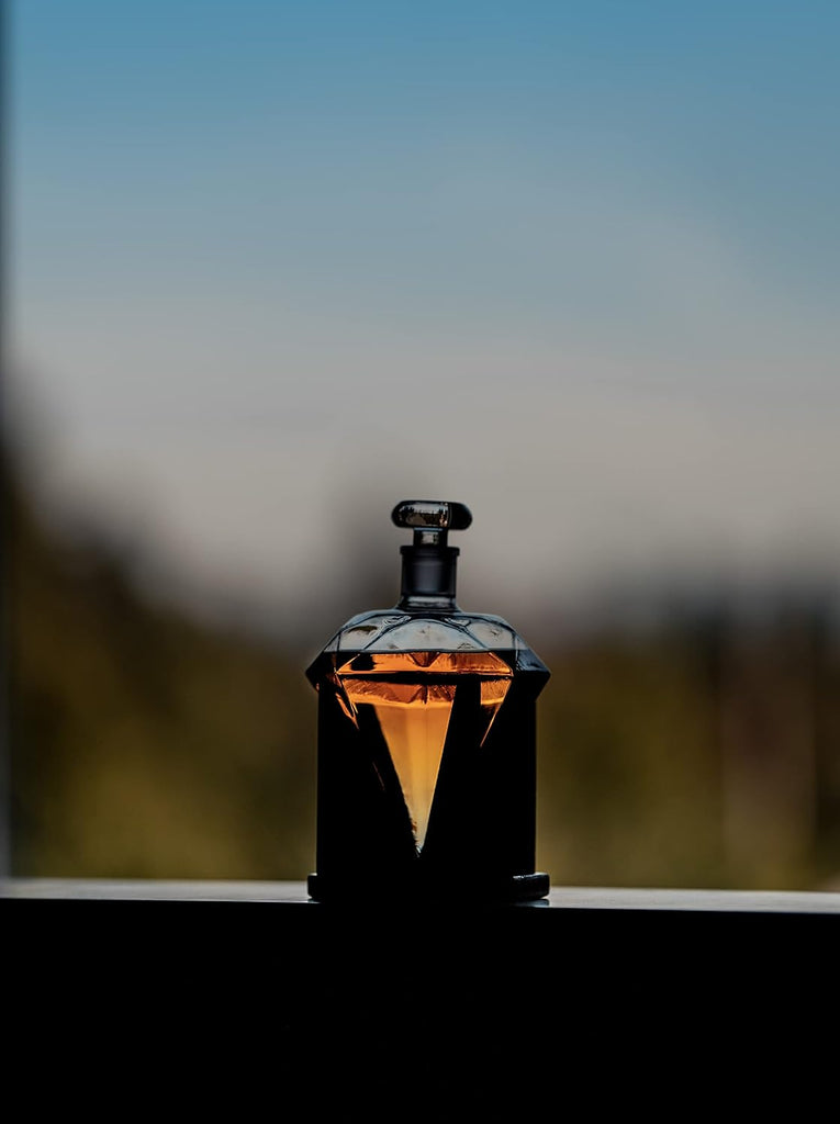 Diamond Decanter for Whiskey, Liquor, Scotch, Rum, Bourbon, Vodka, Tequila - 750ml Clear Glass Alcohol Dispenser