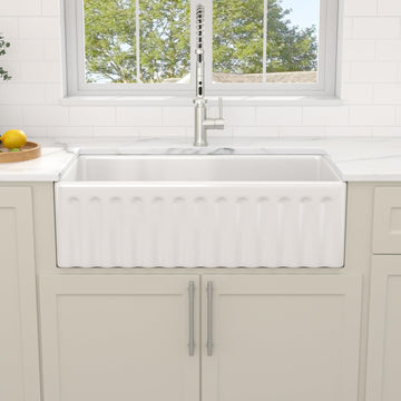 33x18 White Farmhouse Sink, Reversible Apron Front Kitchen Sink, Ceramic Fireclay, Double-Sided Front Design with