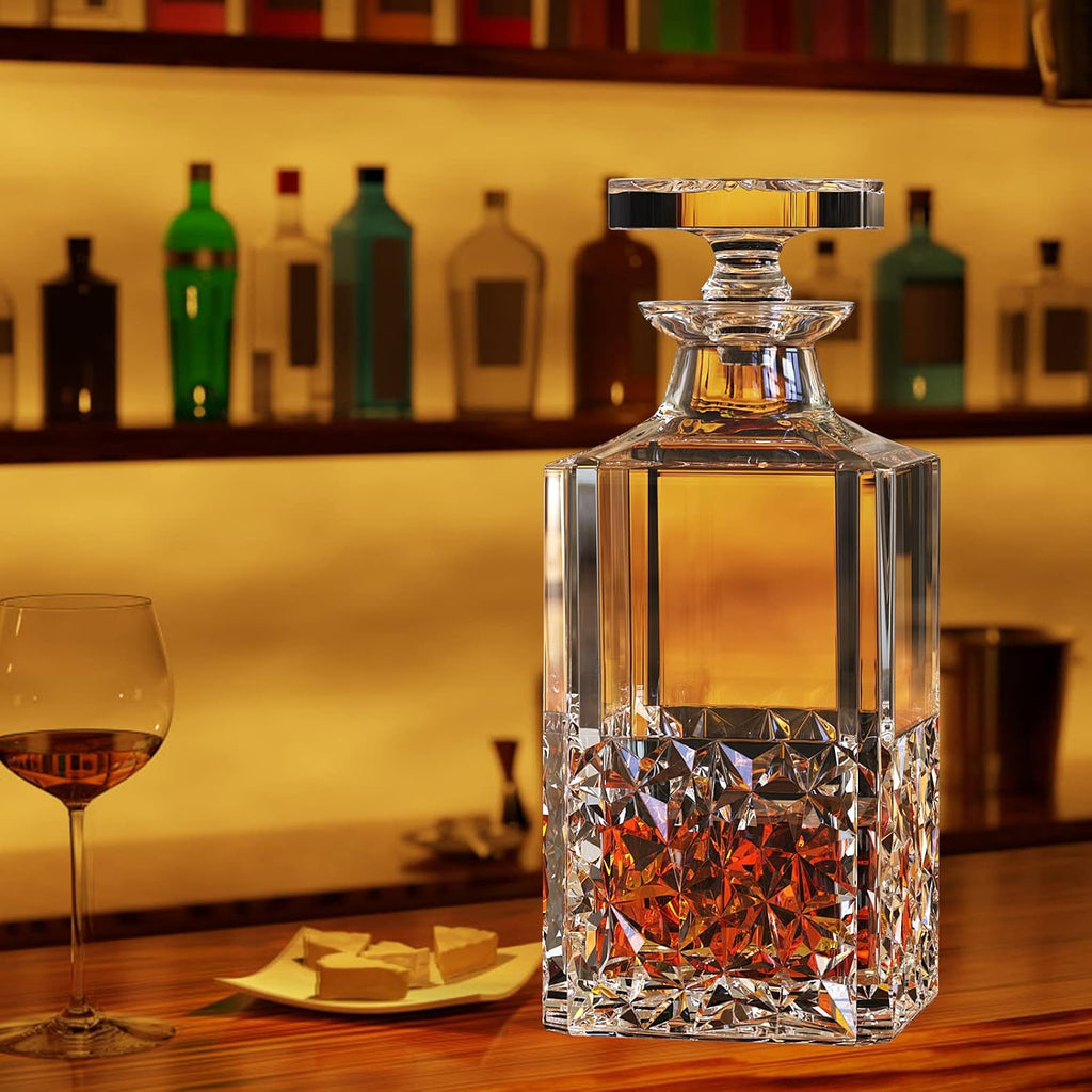 Crystal Whiskey Decanters, Lead-free Decanter with Glass Stopper, Vodka decanter for Wine, Bourbon, Brandy, Liquor