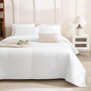 Oversized King Quilt 128x120, White Oversized King Bedspreads Set for Bed, Lightweight & Soft Farmhouse Coverlet All