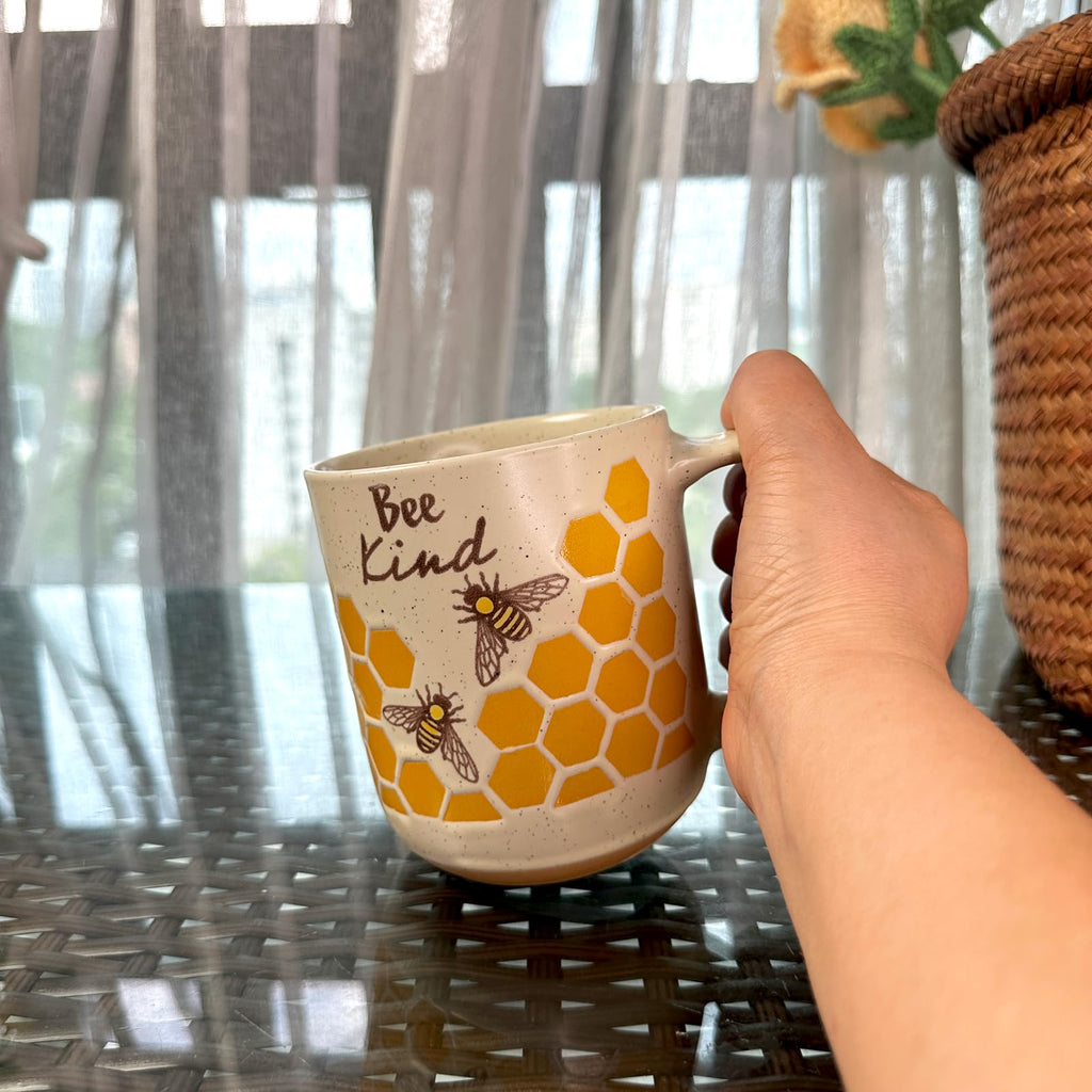 15oz Flowers Bee Mug, Cute Ceramic Coffee and Tea Mug, Dishwasher Microwave Safe, Novelty Tea Cup for Plant Lover