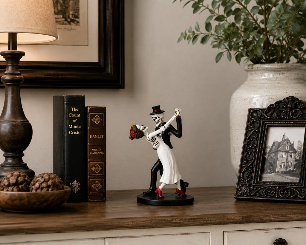 Skeleton Couple Dancing Figurine, Resin Bride and Groom Skeleton Statue, Gothic Halloween Tabletop Decor, Day of the