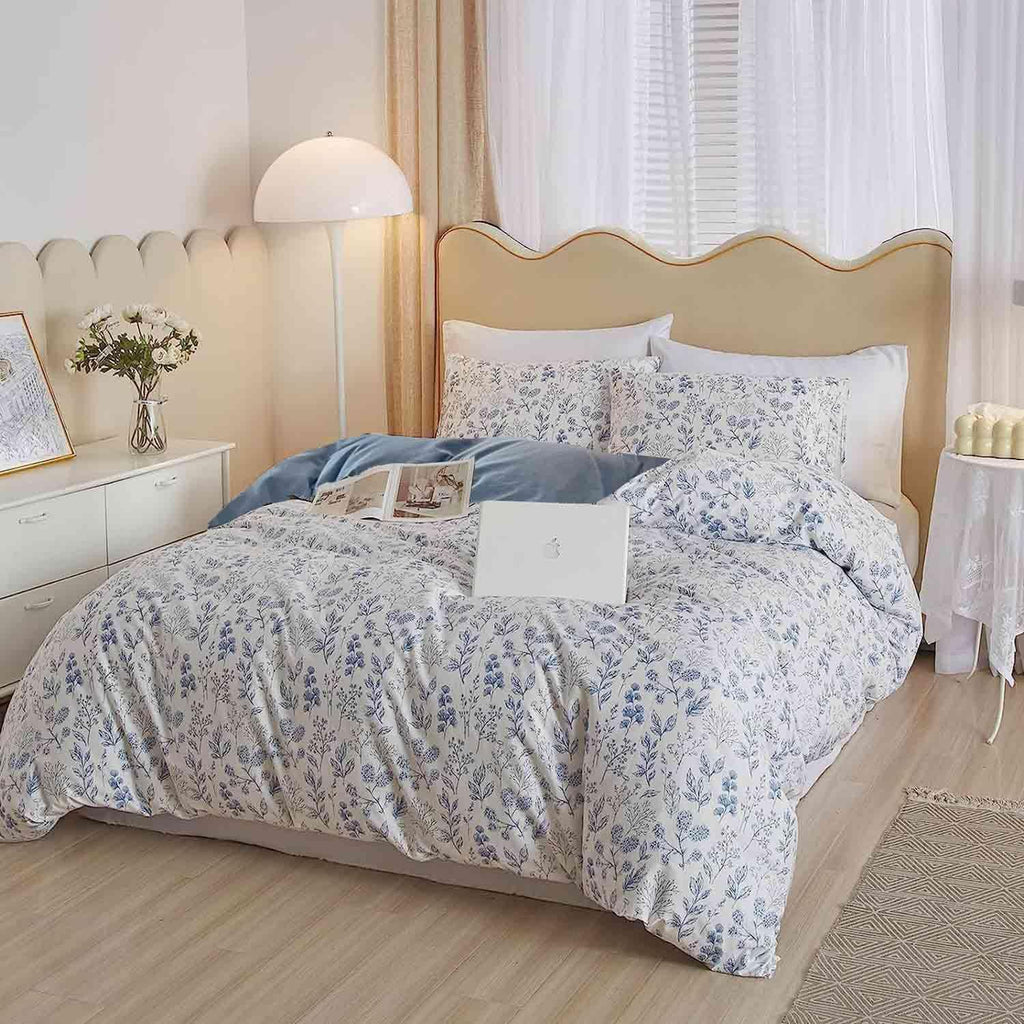 Floral Duvet Cover Set King, Blue and White Flower Leaf Print Pattern Bed Set, Soft Microfiber Reversible Comforter