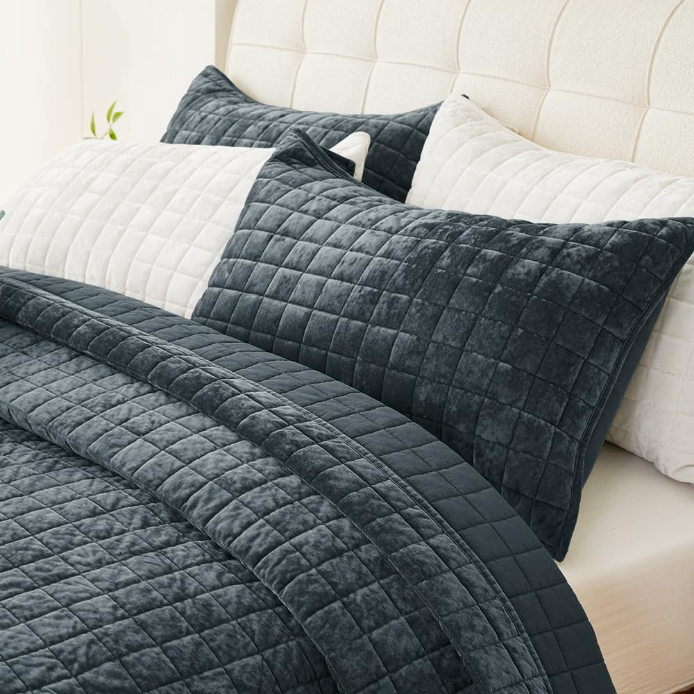Quilt Set Oversized King Size 120x128 Luxurious Velvet Bedding Sets with 2 Pillow Shams 20x36 3 Pieces Ultra Soft