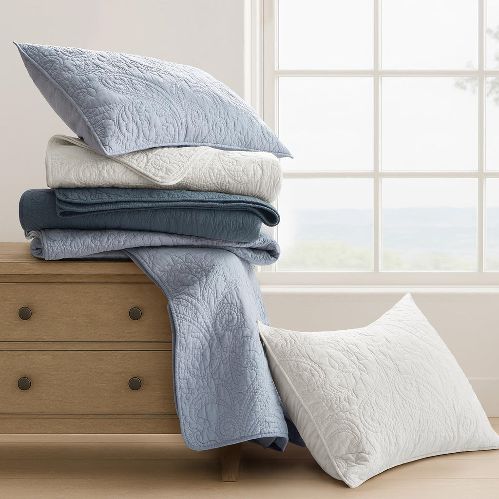 100% Cotton Paisley Quilt Set, Bright White