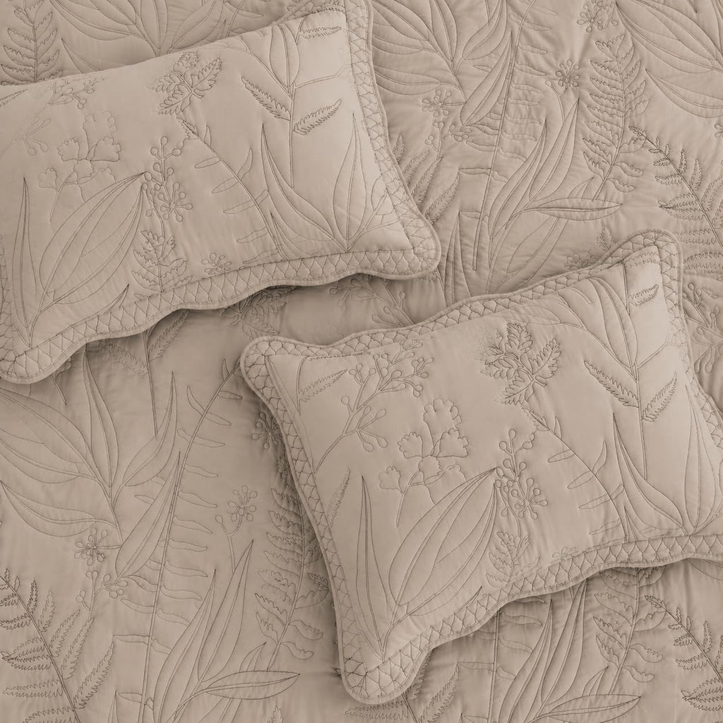 Botanical Oversized Bedspread King - Leaves Pattern Stitching Quilt Set - Elegant & Fresh Style Bedding Coverlets