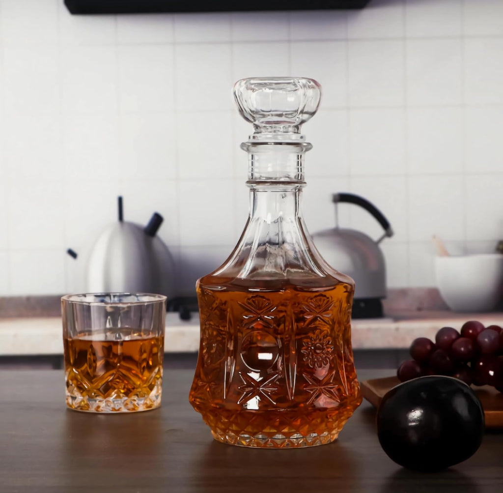 Liquor Decanter,Lead-Free Glass Decanter with Airtight Stopper