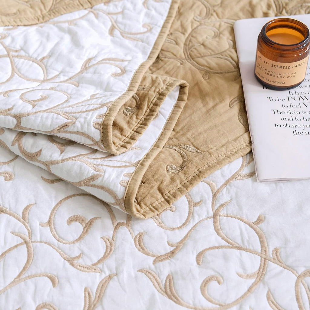 King Quilt Set 3-Piece, Cotton Blend Reversible Bedspread, Elegant Beige Embroidery Pattern Coverlet with 2