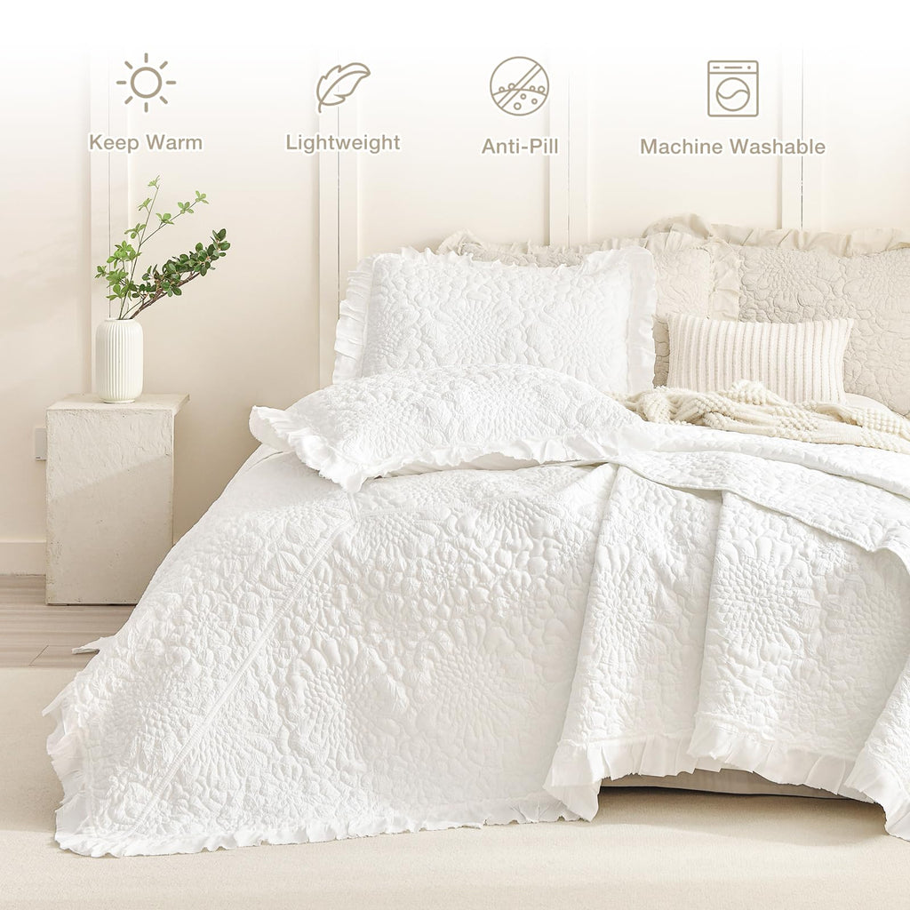 Ruffled Oversized Quilt Bedding Set(102"x118"), White Lightweight Crinkled Bedspread Oversized