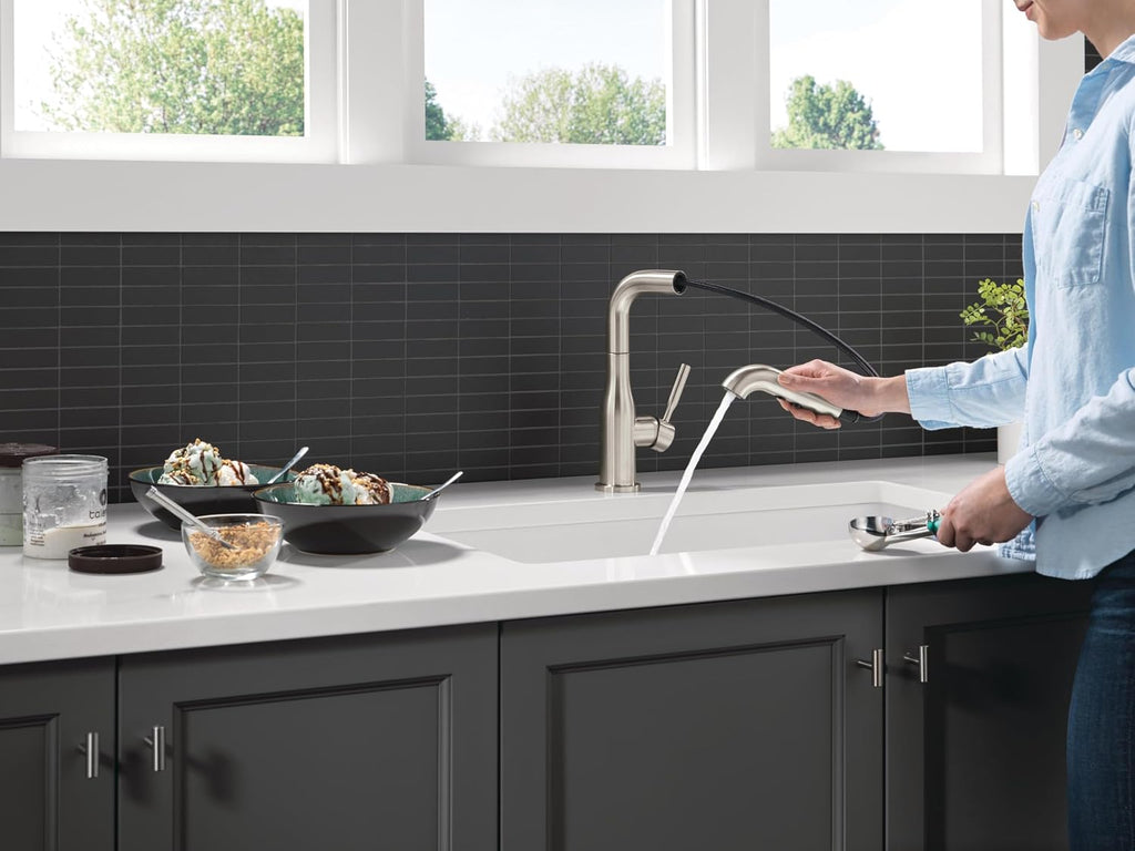 Almari Brushed Nickel Kitchen Faucet with Pull-Out Sprayer, Modern Single Hole Kitchen Sink Faucet, Single Handle