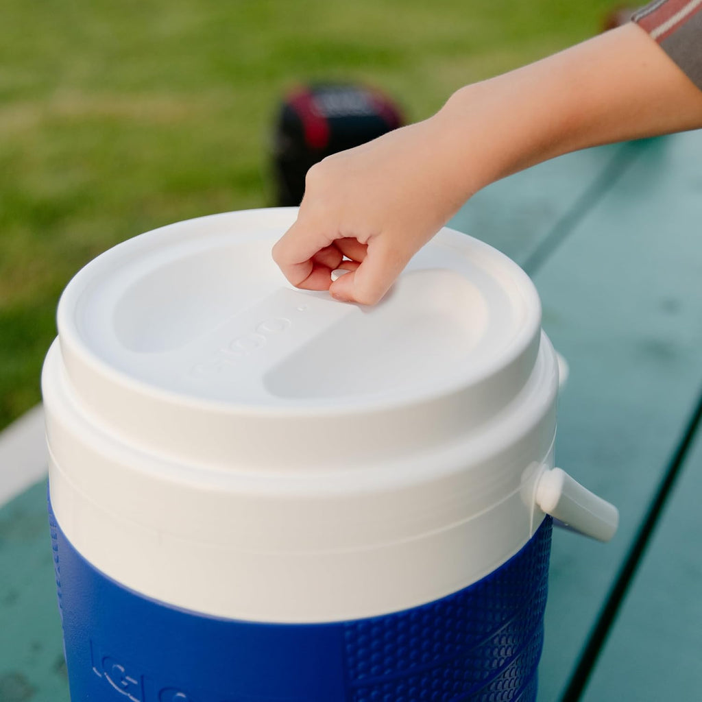 2 Gallon Portable Sports Cooler Water Beverage Dispenser, Insulated Cooler Dispenser, Majestic Blue