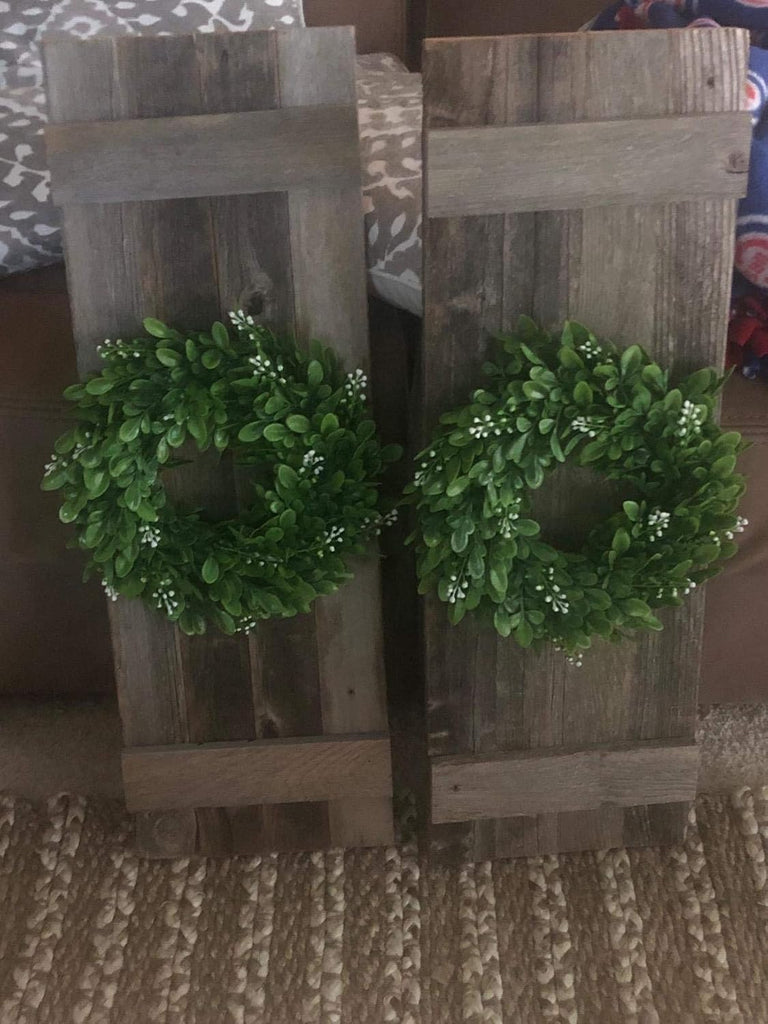 Artificial Green Leaves Wreath - 11 inch Artificial Boxwood Wreaths with White Flower for Window Wall Wedding
