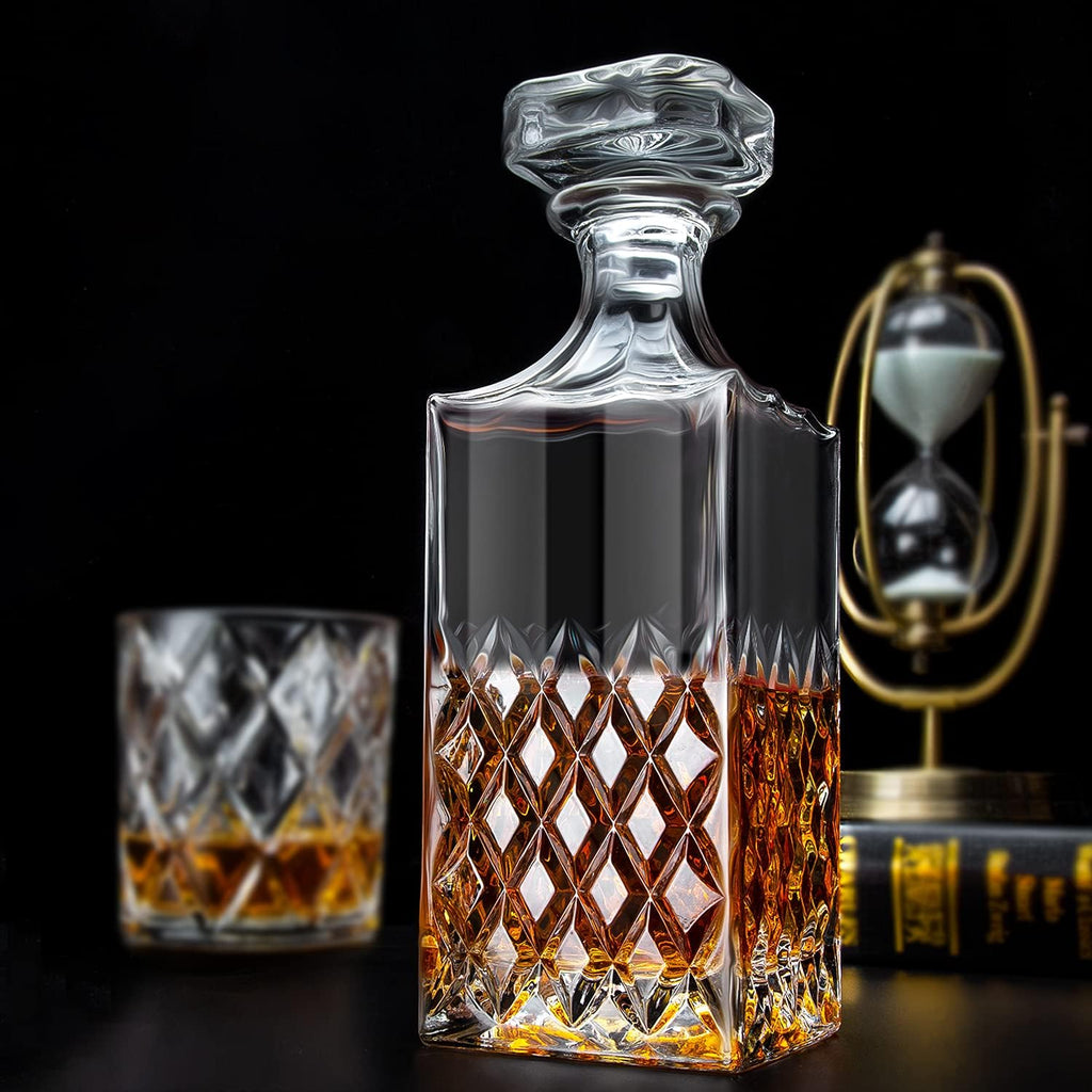 Whiskey Decanter 29oz, Crystal Whiskey Decanter with Stopper, Non-Lead, 828ml, Clear, Durable, Dishwasher Safe