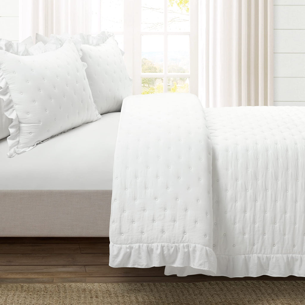 Reyna Ruffle Reversible Oversized 3 Piece Quilt Set, White