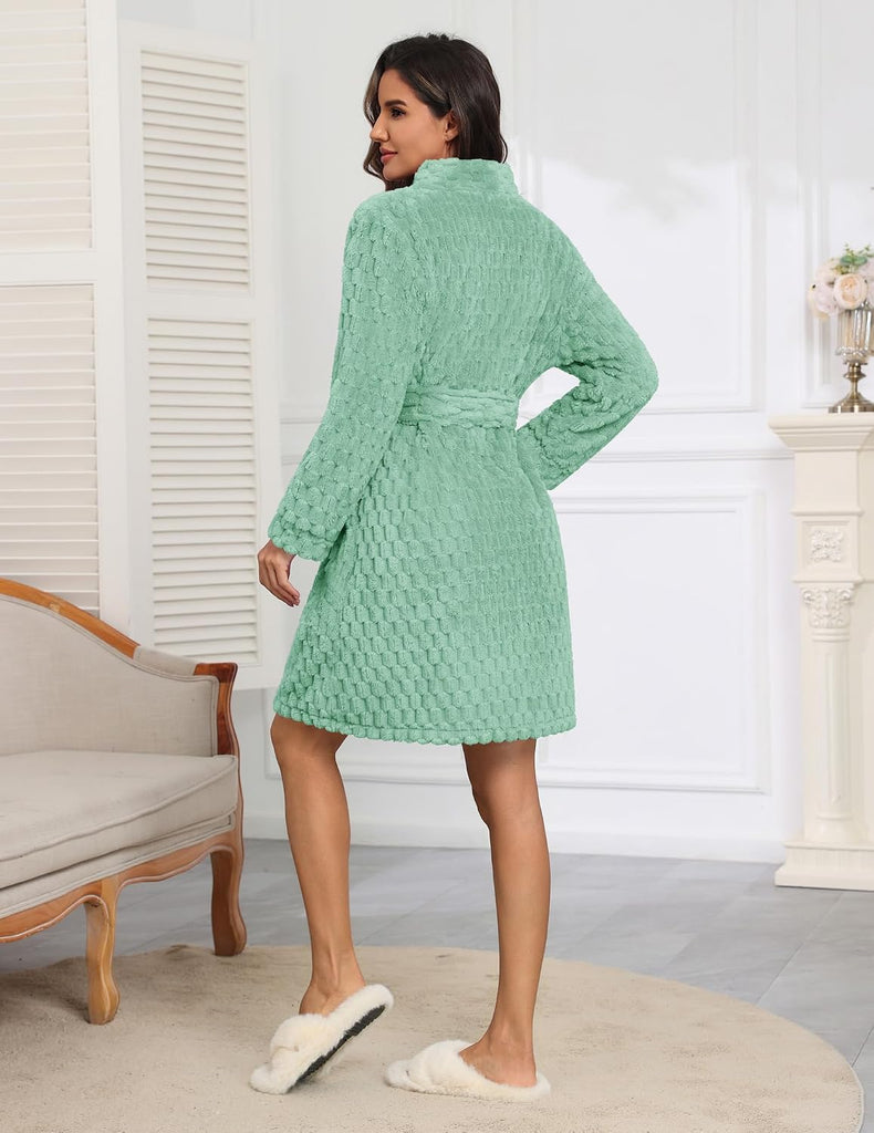 Women's Robes Short Plush Bathrobe Knee Length Warm Soft Jacquard Robe Winter House Coat with Pockets S-XXL