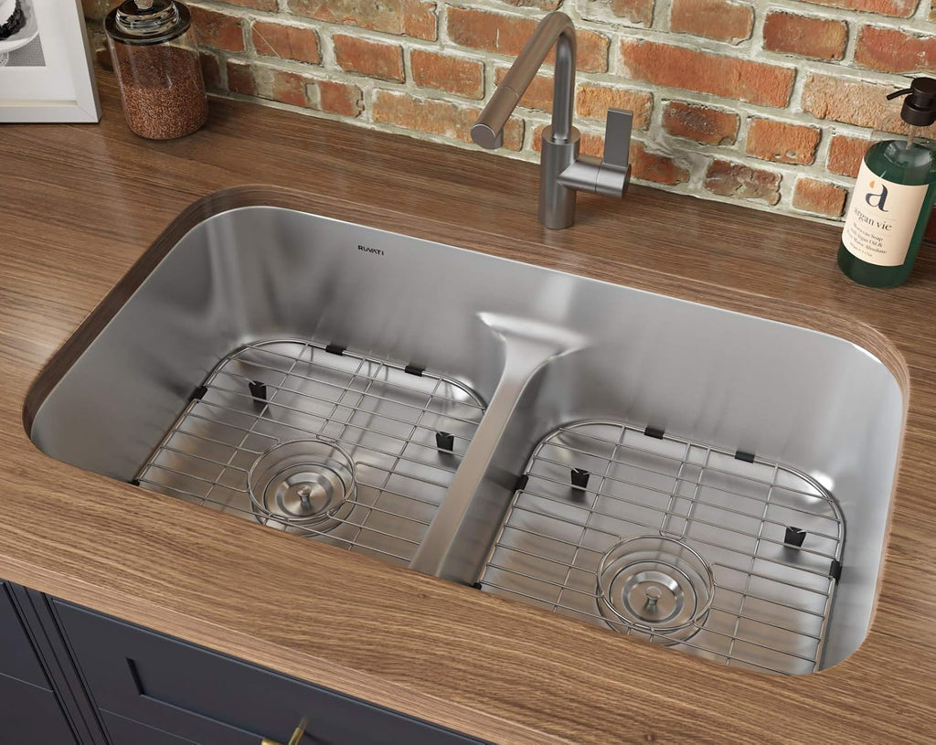 32-in 50/50 Undermount Double Bowl Kitchen Sink - RVM4350