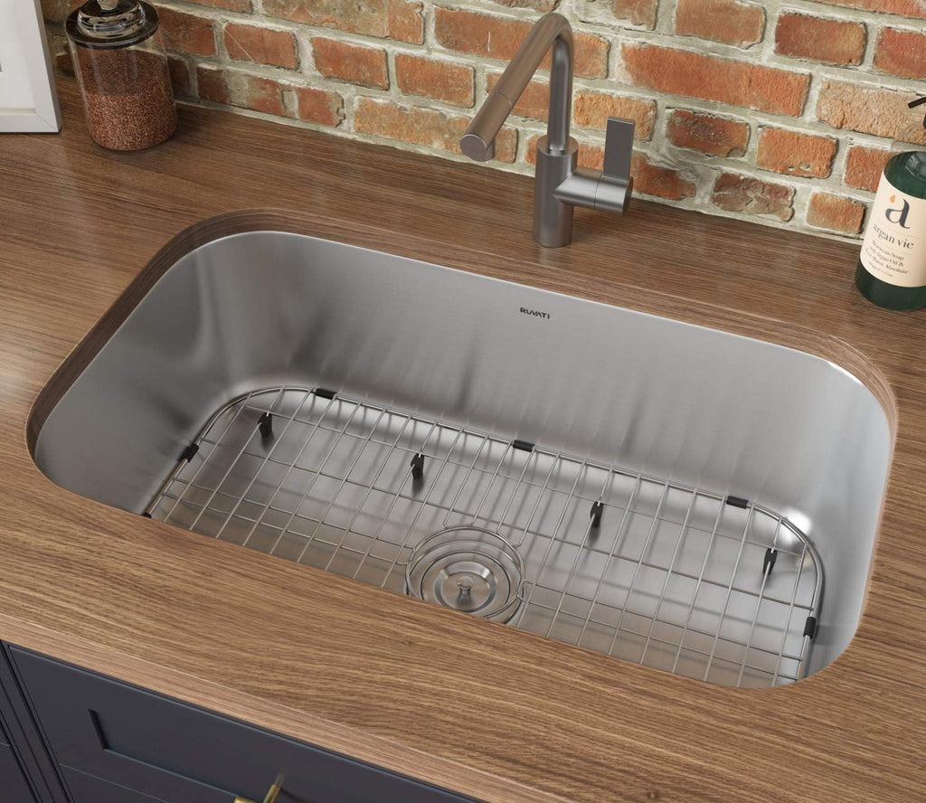 32-in 16-Gauge Stainless Undermount Kitchen Sink - RVM4200