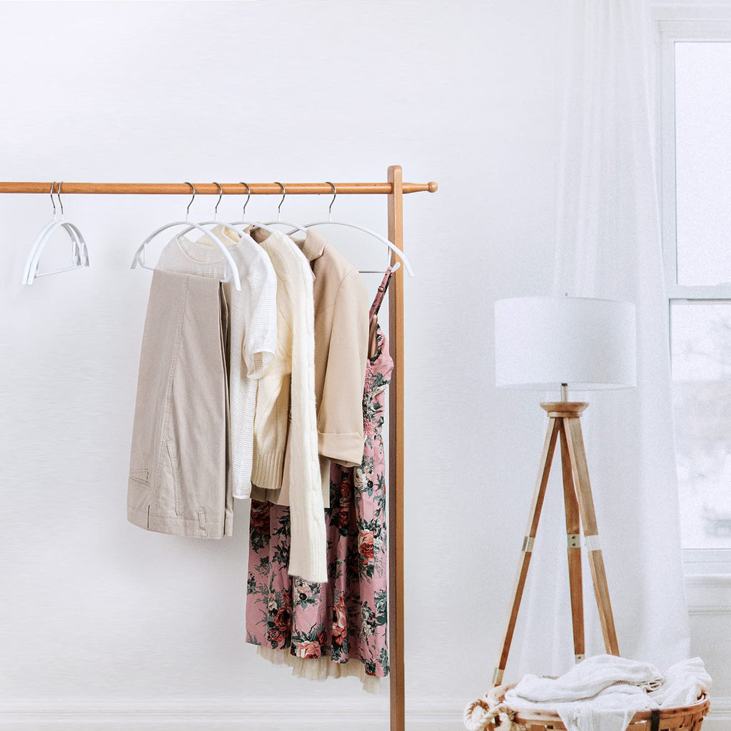 Non Slip PVC Coating Sweater Hangers, Dress Suit Coat Hangers, Shoulder Bump Free Golf T Shirts Clothes Hangers (White