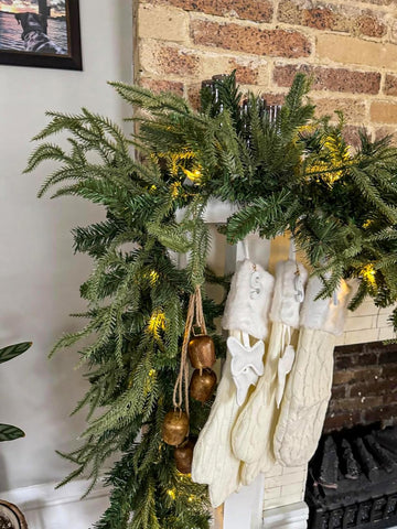 Prelit Christmas Garland 9ft with 50 LED Lights, Battery Opreated Christmas Decor Timer for Mantle Staircase Indoor