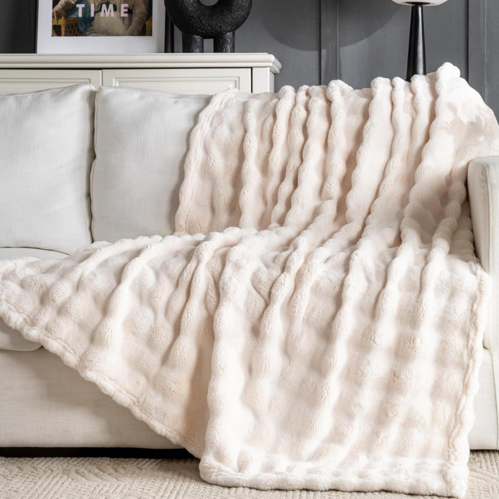 Off White Faux Fur Throw Blanket, Soft Fluffy Bubble Blanket, Thick Warm Plush Fuzzy Rabbit Fur Blanket for Fall and