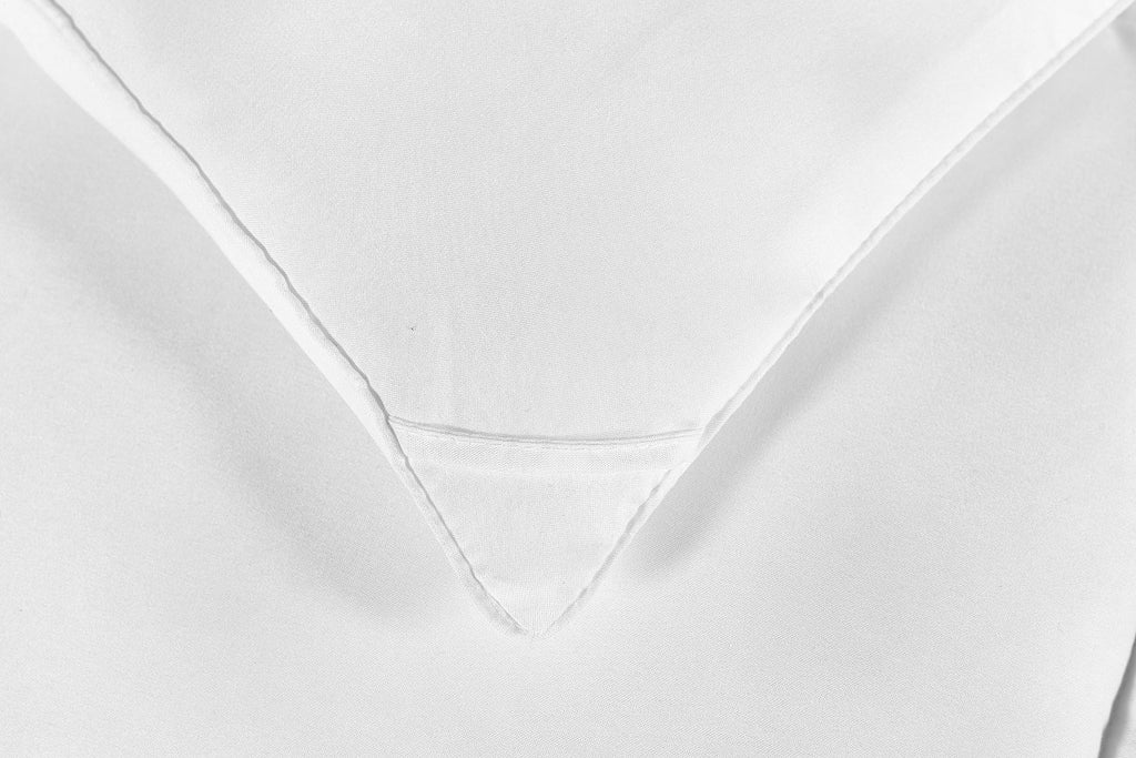 Light Warmth White Down Alternative Comforter Duvet Insert, Corner Tabs, Full/Queen Size