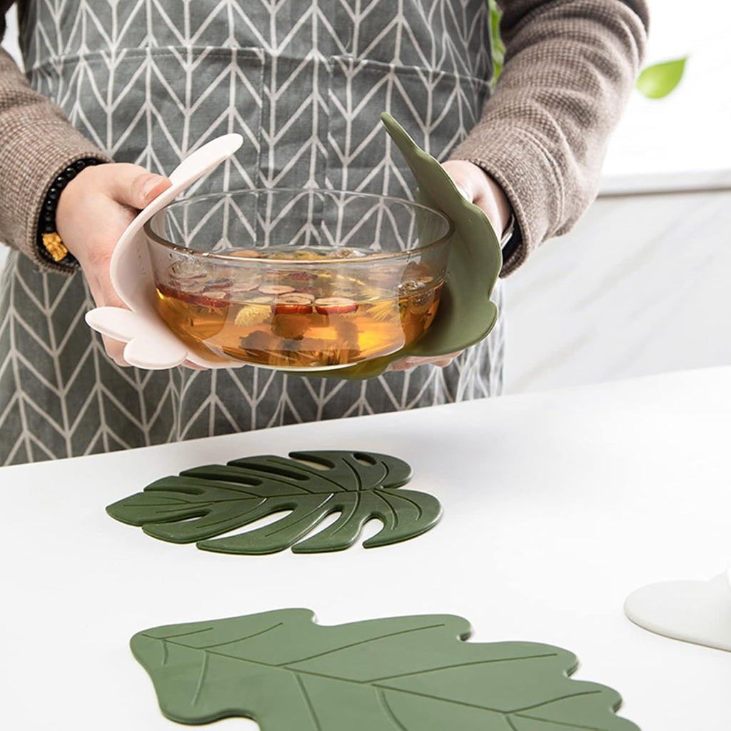 Silicone Trivet Mat, Monstera Pot Holder Hot Pads for Table & Countertop, Soft Rubber Multi-Use Trivets - Set of 2