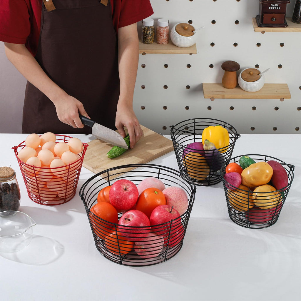 Colorful Metal Mesh Wire Egg Collecting Basket with Handle Portable Garden Vegetable Fruit Storage Lightweight