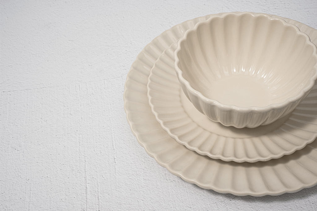 16 Piece Dinnerware Set Aruba (Sun Washed Lemon) Plates, Bowls, and Mugs Set for 4